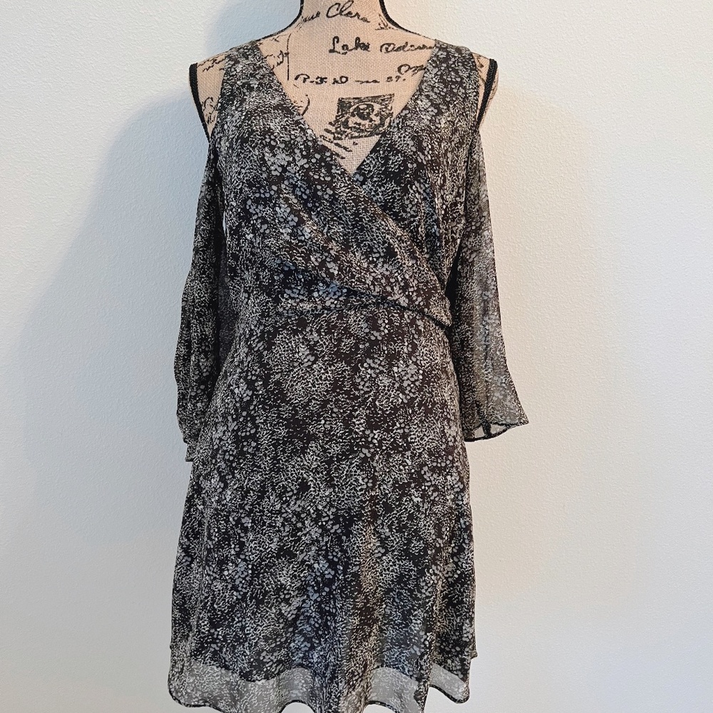 ZARA open sleeves dress.Very Classy. Never been worn